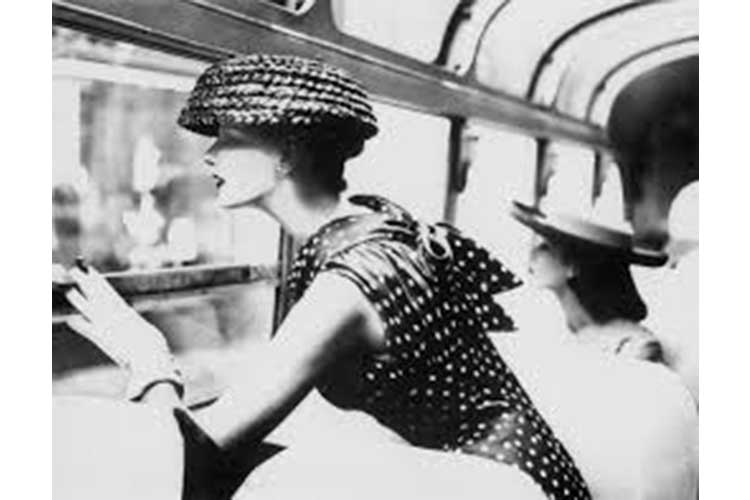 Giochi di camera oscura by Lillian Bassman 15ott18 2