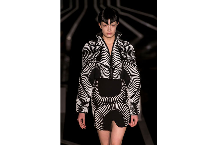 Parigi alta moda spring summer 2017 Iris Van Herpen23gen17 8